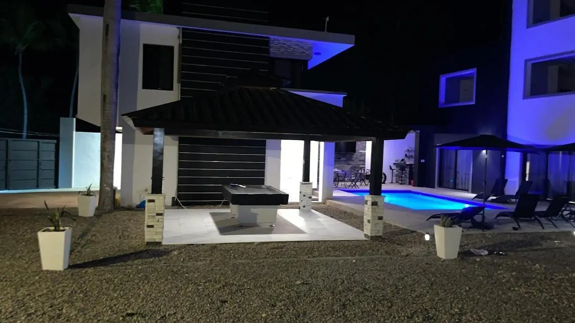 Level Suites #7 Sosúa アパートホテル